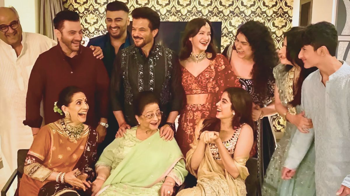 Nirmal Kapoor рдХрд╛ 90 рд╡рд░реНрд╖ рдХреА рдЙрдореНрд░ рдореЗрдВ рдирд┐рдзрди: рдХрдкреВрд░ рдкрд░рд┐рд╡рд╛рд░ рдореЗрдВ рд╢реЛрдХ рдХреА рд▓рд╣рд░