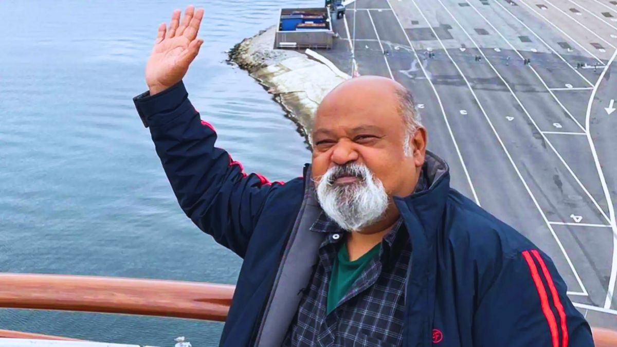 рдлрд┐рд▓реНрдо 'рдХрд┐рдВрдЧ' рдореЗрдВ рдЕрднрд┐рдиреЗрддрд╛ Saurabh Shukla рдХреА рдПрдВрдЯреНрд░реА, рдирд┐рднрд╛рдПрдВрдЧреЗ рдЫреЛрдЯрд╛ рд▓реЗрдХрд┐рди рдЦрд╛рд╕ рдХрд┐рд░рджрд╛рд░!