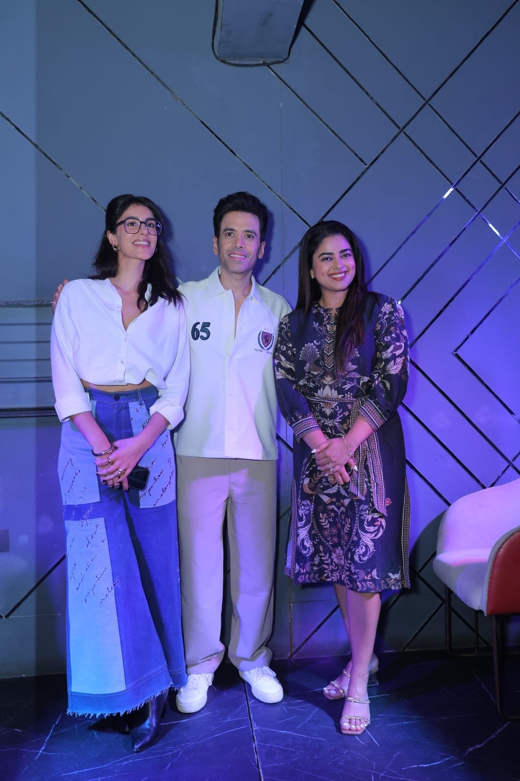 рджрд┐рд▓реНрд▓реА рдореЗрдВ рдкреНрд░рдореЛрд╢рди рдХреЗ рджреМрд░рд╛рди рд╕рд┐рддрд╛рд░реЛрдВ рдиреЗ рд╢реЗрдпрд░ рдХрд┐рдП рдлрд┐рд▓реНрдо рд╕реЗ рдЬреБрдбрд╝реЗ рдЕрдиреБрднрд╡, Tusshar Kapoor рдмреЛрд▓реЗ тАУ "рдбрд░ рдФрд░ рд╣рдВрд╕реА рдХреЗ рдмреАрдЪ рдХреА рдорд╣реАрди рд░реЗрдЦрд╛ рдкрд░ рдЪрд▓рддреА рд╣реИ тАШKapkapiiiтАЩ!"