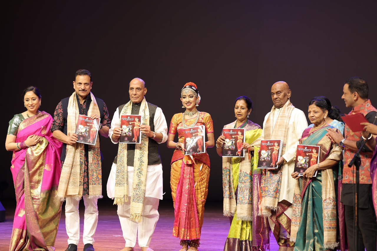 Raksha Mantri launches Nrityamrit report at Shambhavi Sharma’s Rangpravesham organised by Natya Tarangini