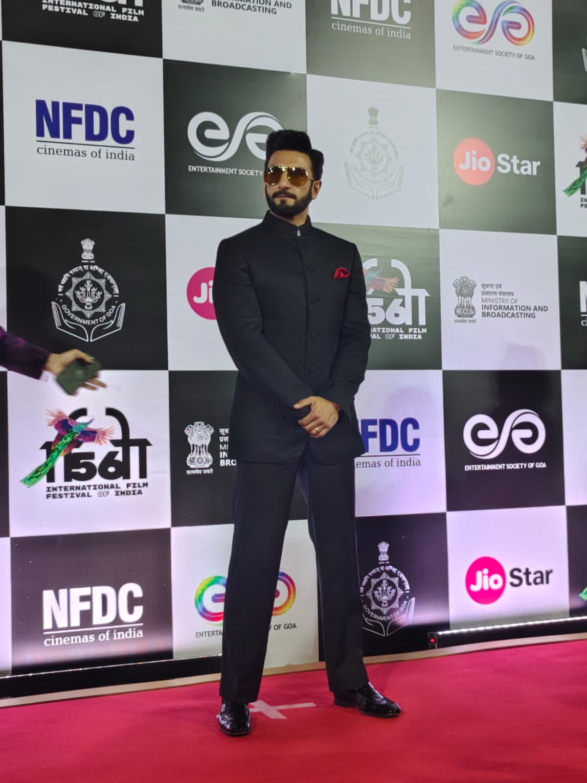 56वें भारतीय अंतर्राष्ट्रीय फिल्म महोत्सव (IFFI) के समापन समारोह में रणवीर सिंह ने प्रमोट की अपनी फ़िल्म ‘धुरंधर