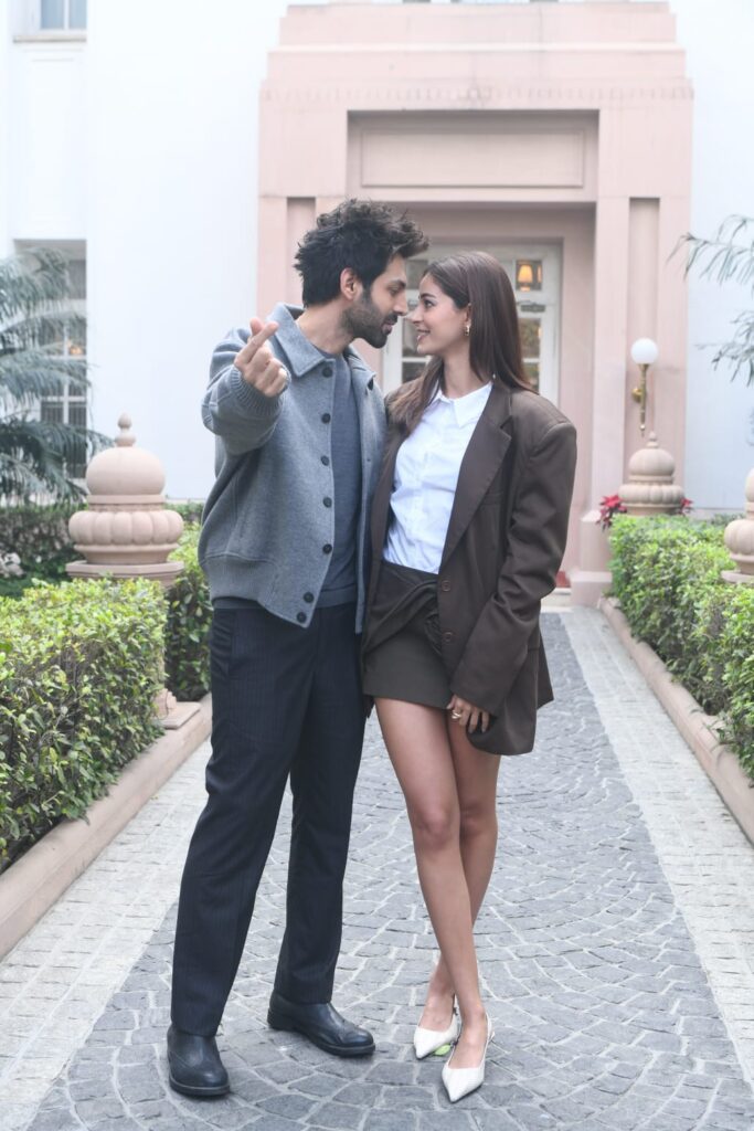 कार्तिक आर्यन और अनन्या पांडे ने दिल्ली में बढ़ाया फिल्म ‘Tu Meri, Main Tera’ का प्रमोशनल उत्साह